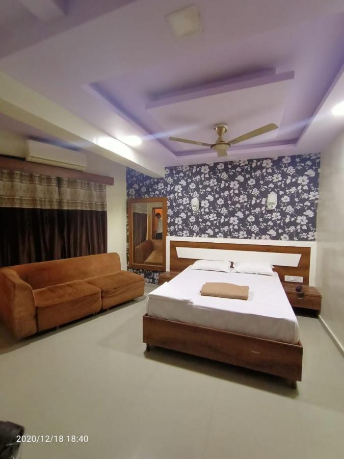 Hotel Riviera Residency Thane Exteriör bild
